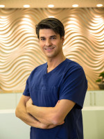 Dr. Igor Misovic Implantologie, Zahnarzt